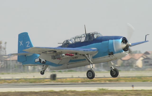 - Single-engine aircraft