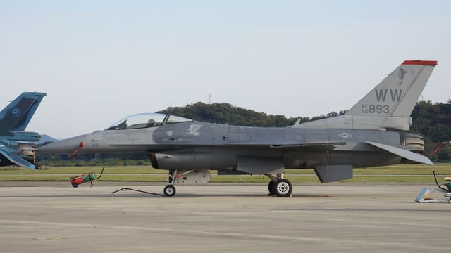 - Single-engine aircraft