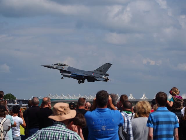- Single-engine aircraft