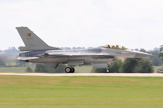 - Single-engine aircraft