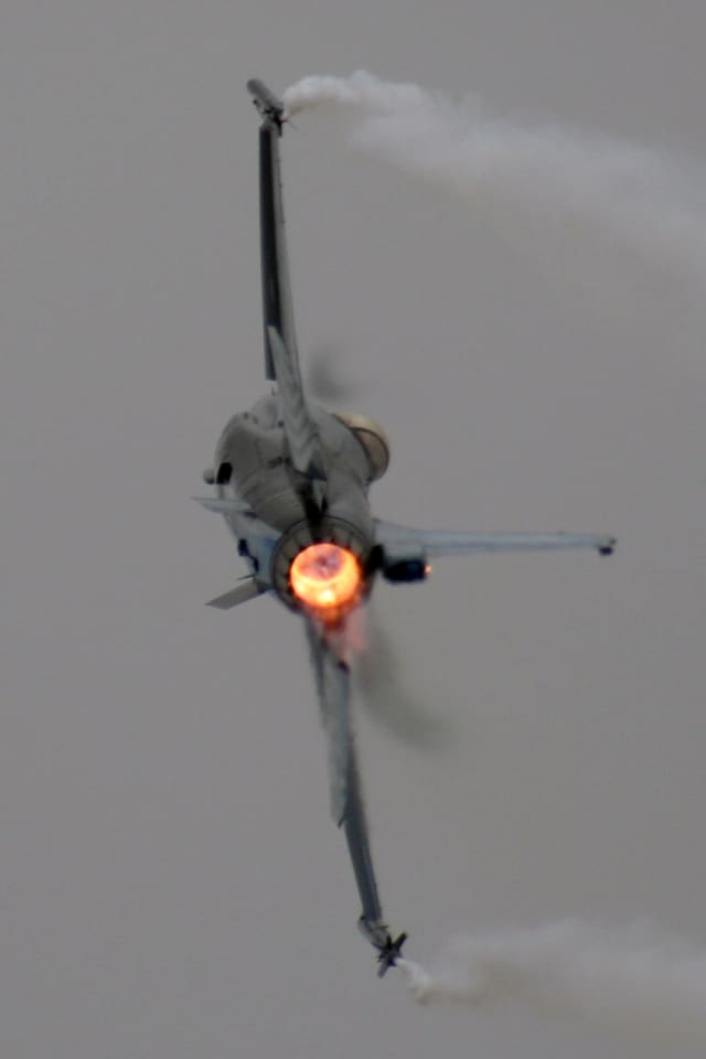 - Single-engine aircraft