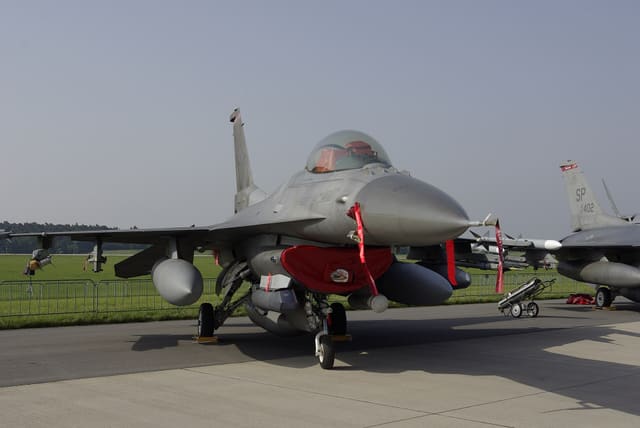 - Single-engine aircraft