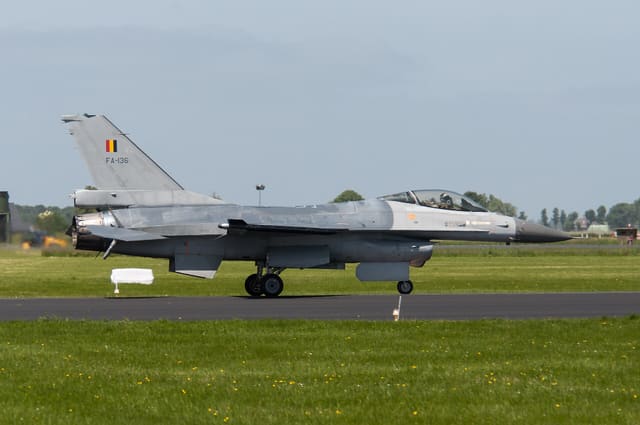 - Single-engine aircraft
