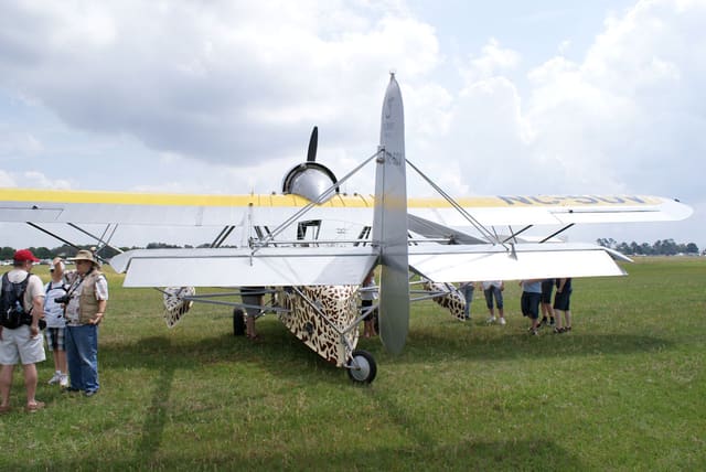 - Single-engine aircraft