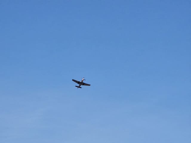 - Single-engine aircraft
