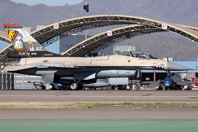 - Single-engine aircraft