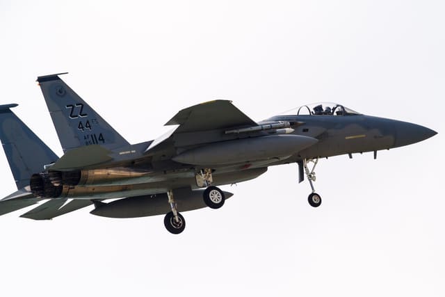 - Twin-engine aircraft