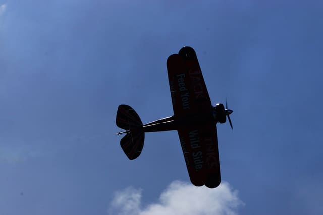 - Single-engine aircraft