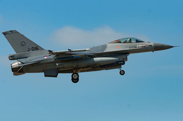 - Single-engine aircraft