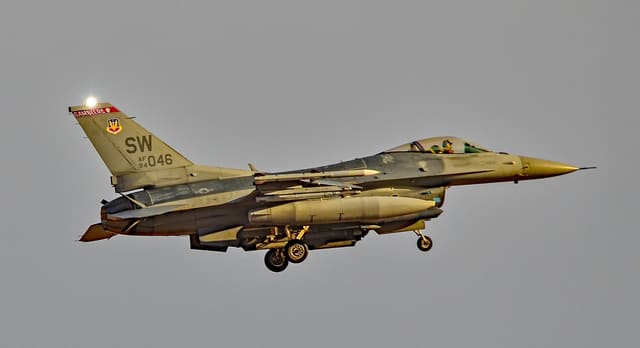 - Single-engine aircraft