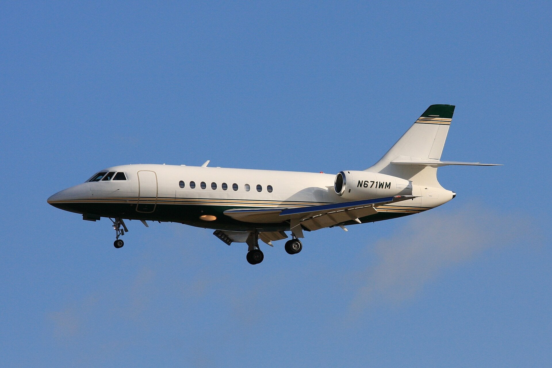 Wo st 01 at German Wikipedia's best shot — N671WM