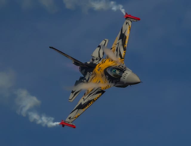 - Single-engine aircraft