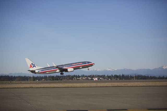 N946AN — Twin-engine aircraft