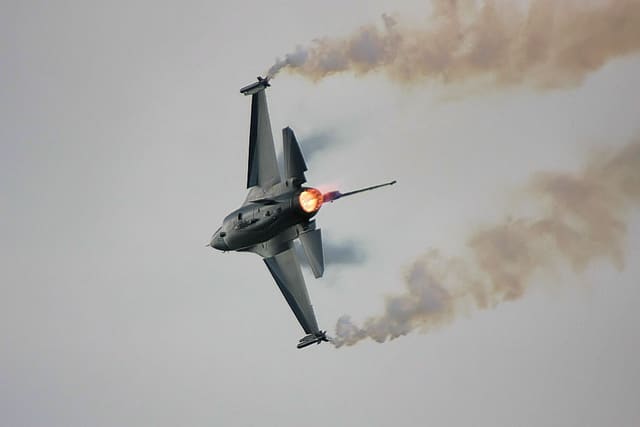 - Single-engine aircraft