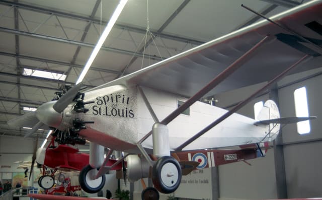 - Single-engine aircraft