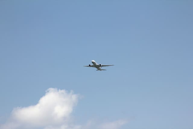 - Twin-engine aircraft