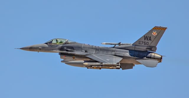 - Single-engine aircraft