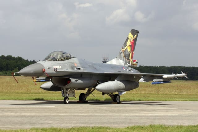 - Single-engine aircraft