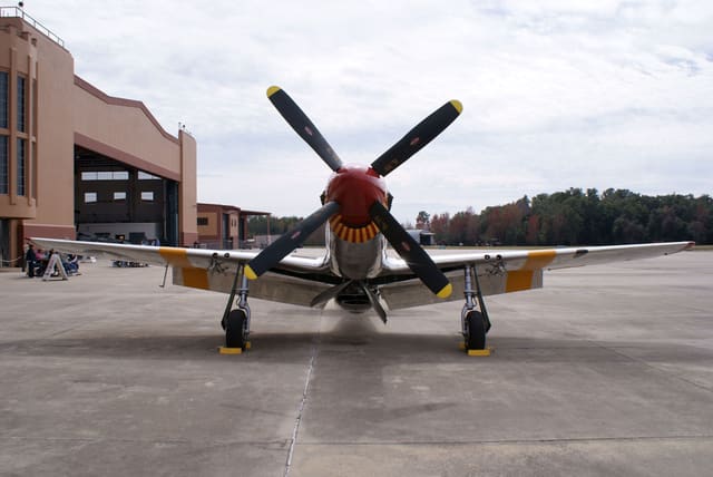 - Single-engine aircraft