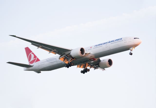 TC-JOB - Twin-engine aircraft