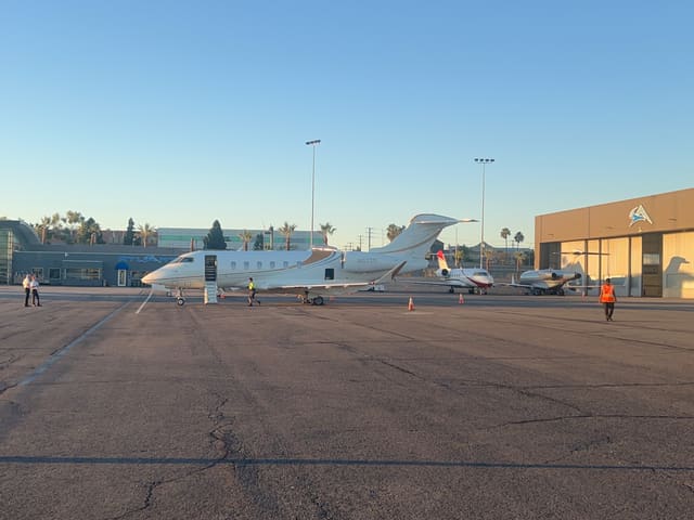 N633N - Bombardier Challenger 300