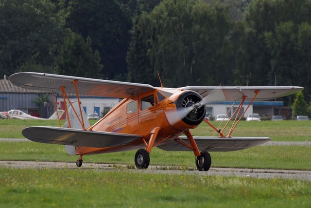- Single-engine aircraft