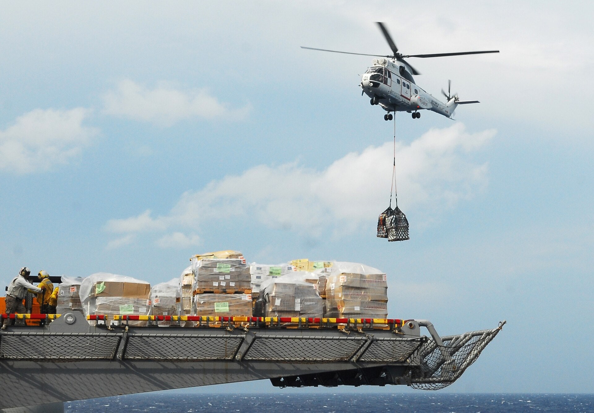 U.S. Navy photo by Mass Communication Specialist 3rd Class Andrew Ryan Smith's best shot — N330J