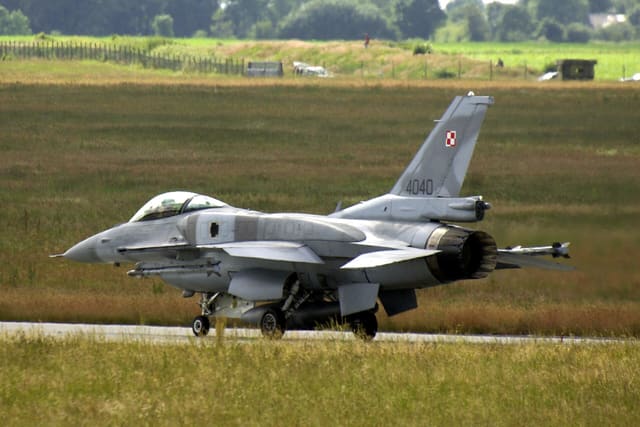 - Single-engine aircraft