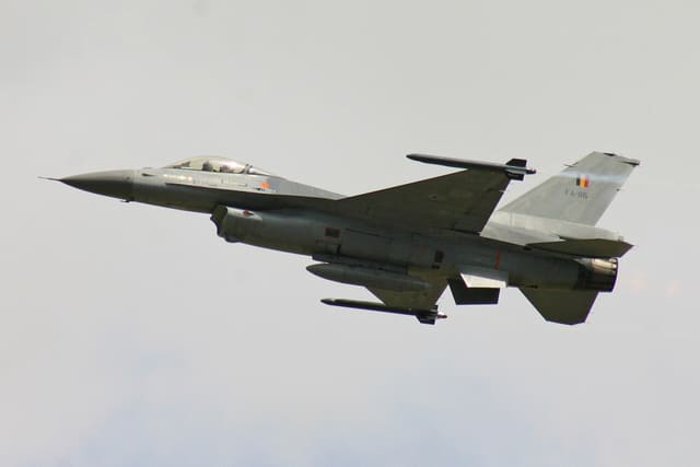 - Single-engine aircraft
