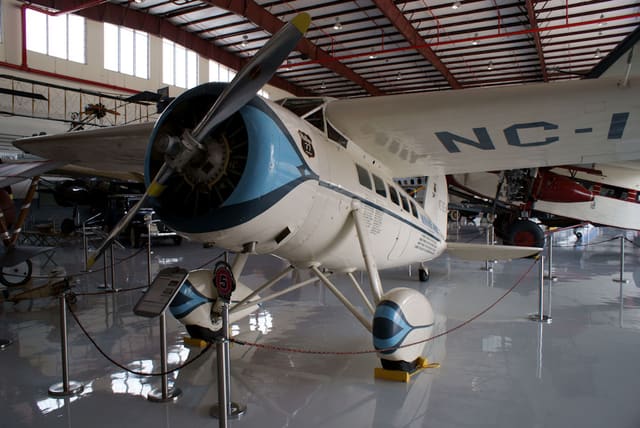 - Single-engine aircraft