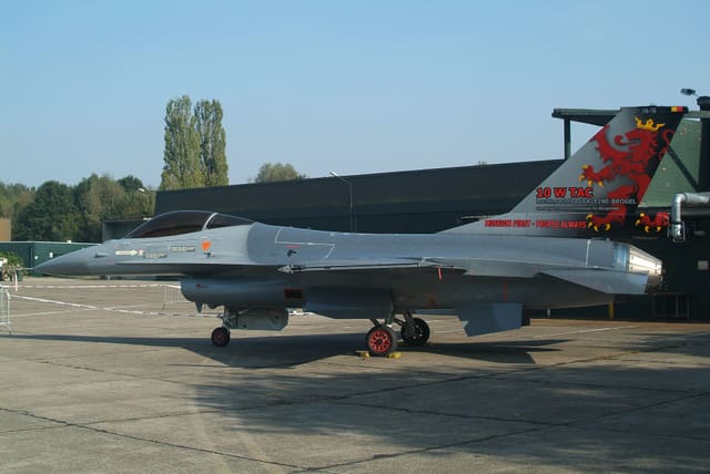 - Single-engine aircraft