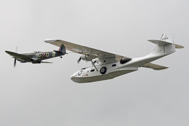 - Single-engine aircraft