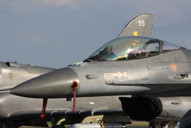 - Single-engine aircraft