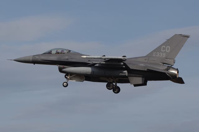 - Single-engine aircraft