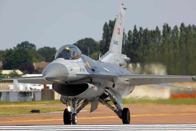 - Single-engine aircraft