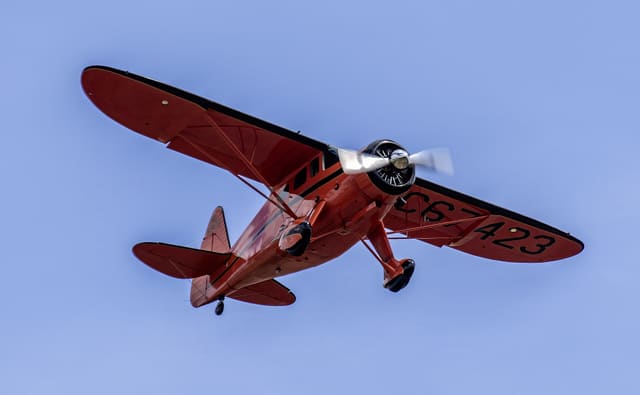 - Single-engine aircraft