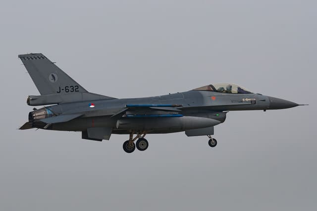 - Single-engine aircraft