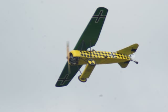 - Single-engine aircraft