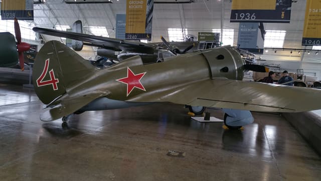 - Single-engine aircraft