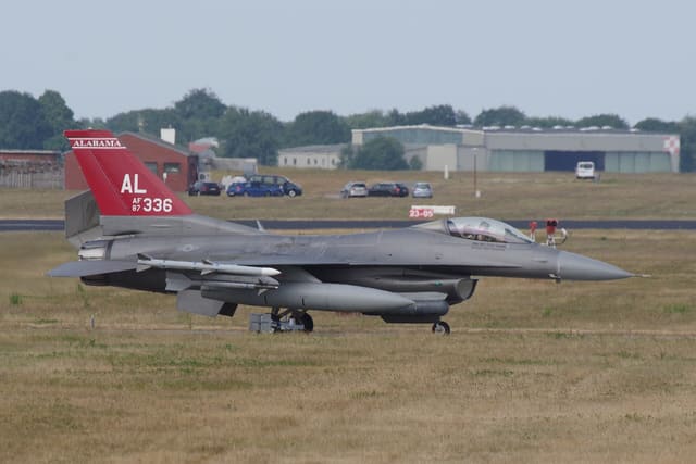 - Single-engine aircraft