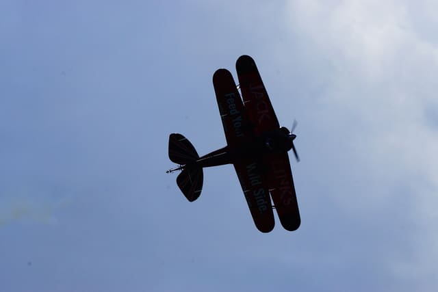 - Single-engine aircraft