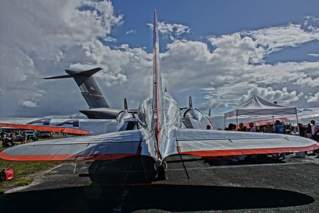- Twin-engine aircraft
