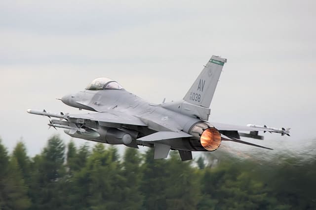 - Single-engine aircraft