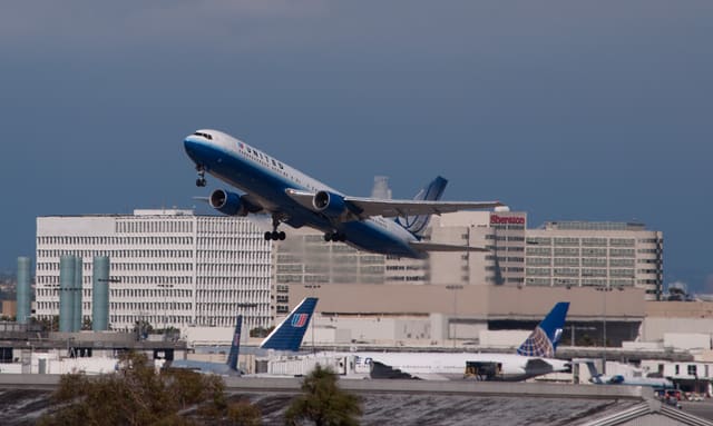 N660UA — Boeing
