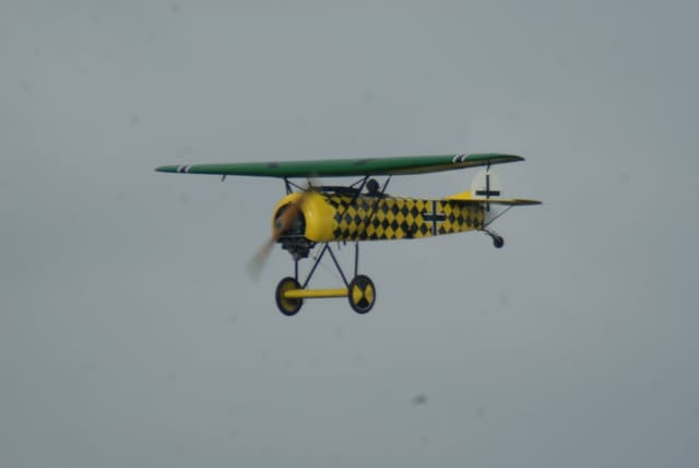 - Single-engine aircraft