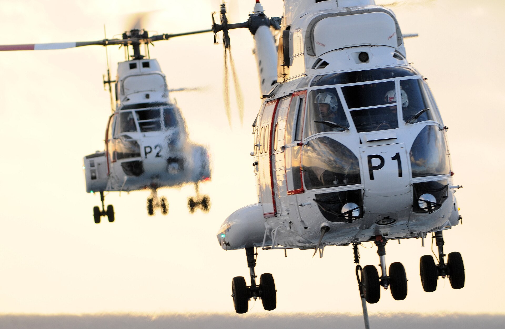 U.S. Navy photo by Mass Communication Specialist 3rd Class David A. Cox's best shot — N902R