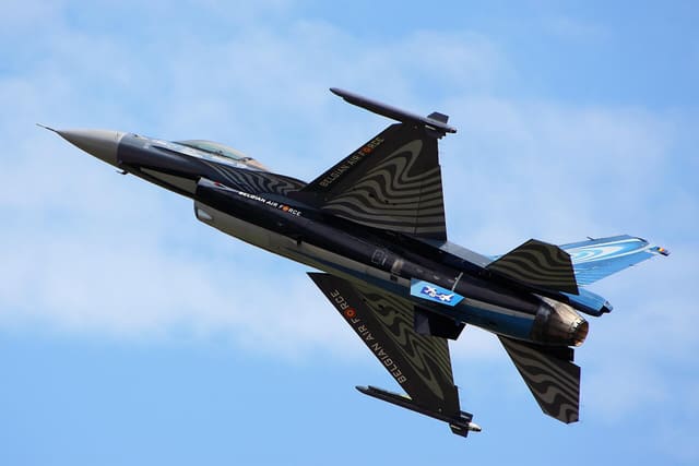 - Single-engine aircraft