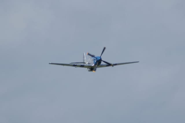 - Single-engine aircraft