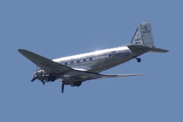 - Twin-engine aircraft