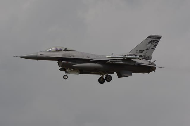 - Single-engine aircraft